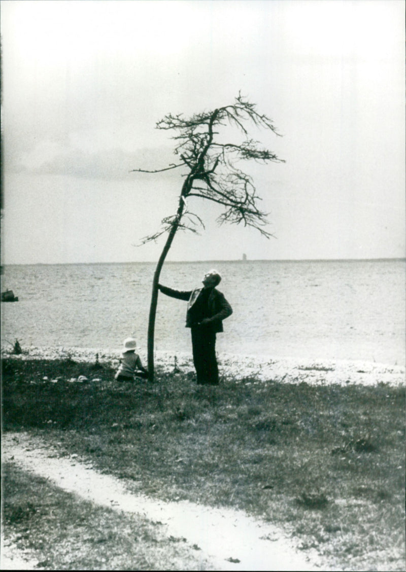 Offret - Vintage Photograph