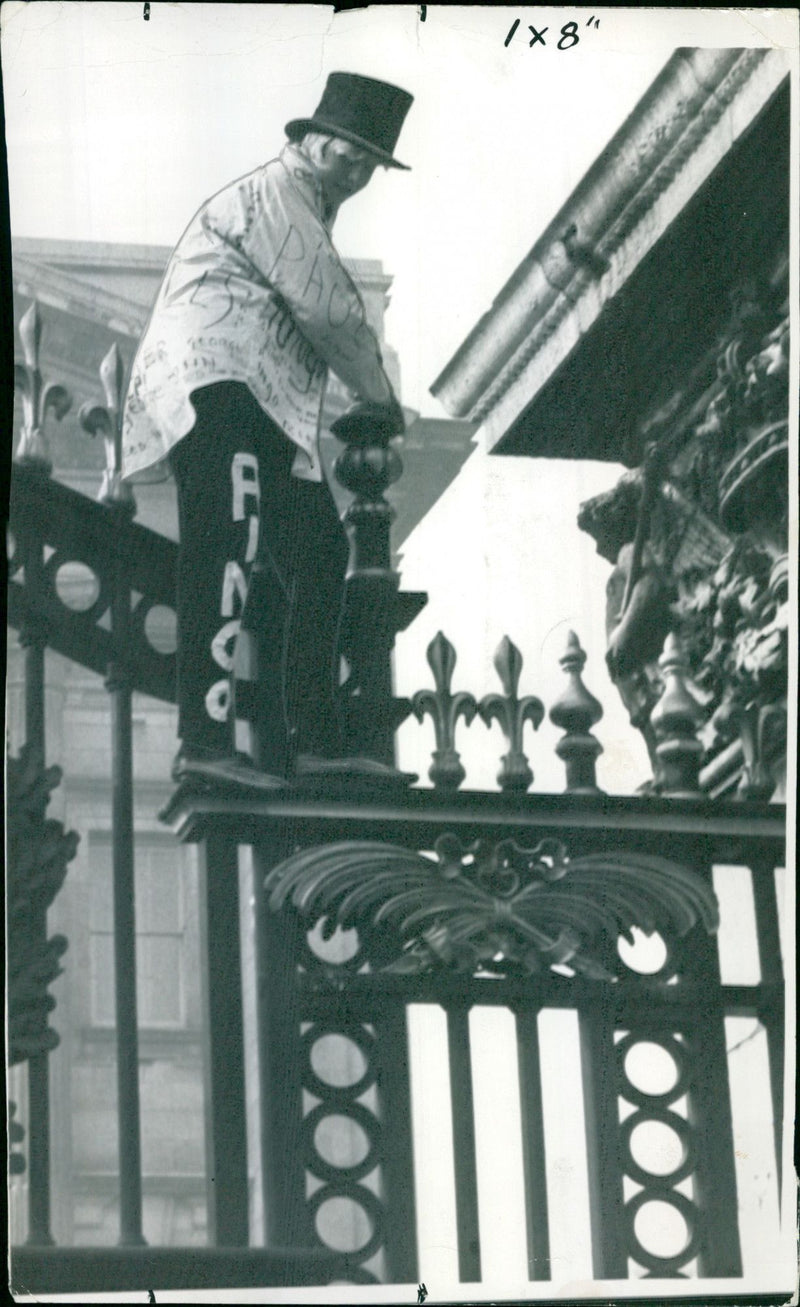 A Beatle fan - Vintage Photograph