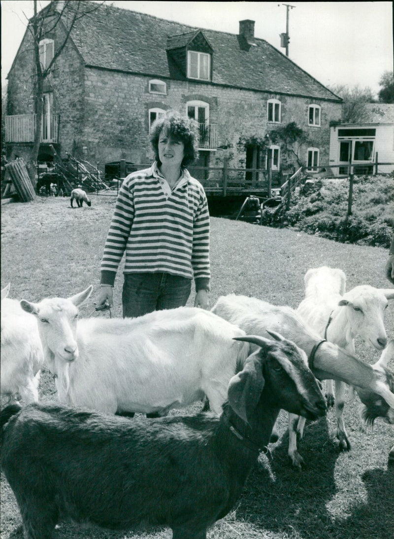 Pat and Liz Bellingham - Vintage Photograph