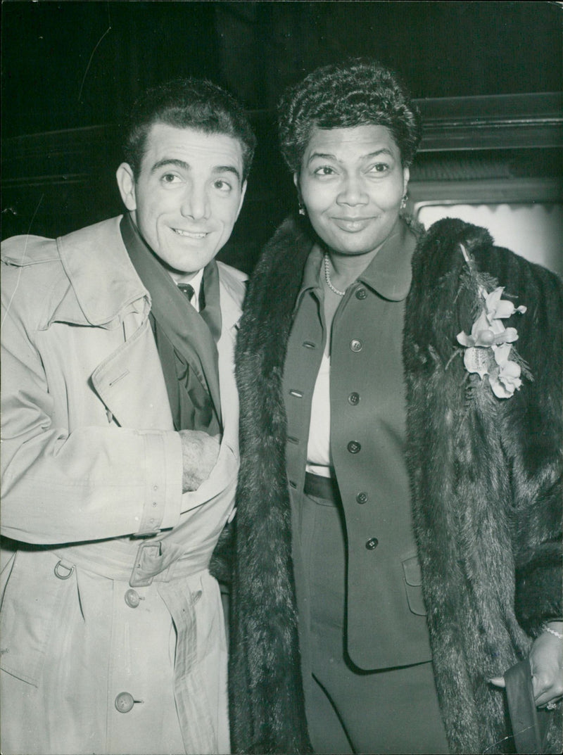 Pearl Bailey - Vintage Photograph