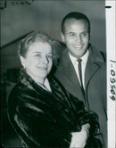 Harry Belafonte Met Giana Wynyard - Vintage Photograph