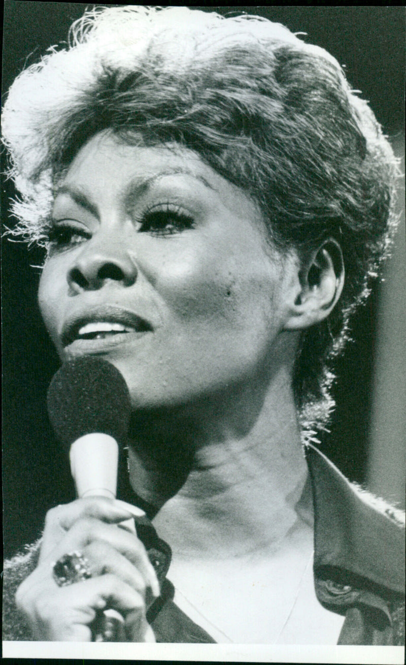 Dionne Warwick - Vintage Photograph