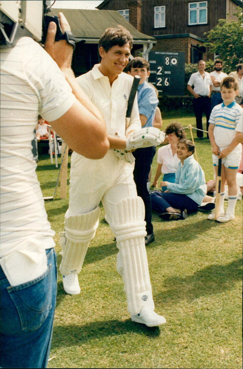 Gary Lineker - Vintage Photograph