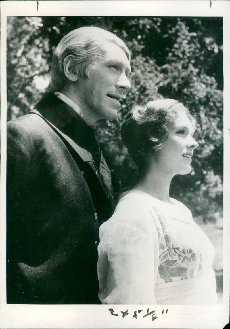 Julie Andrews - Vintage Photograph