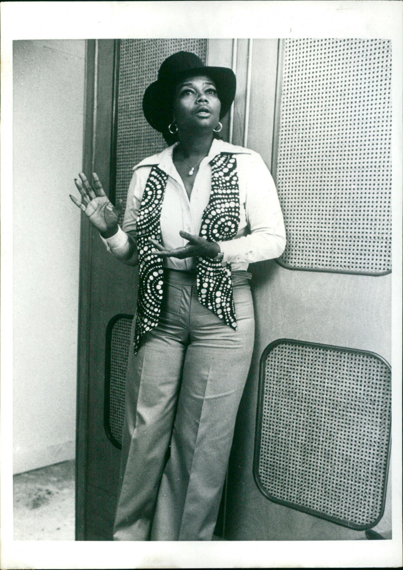 Pearl Bailey - Vintage Photograph