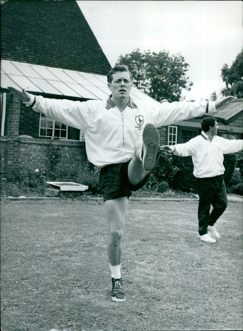 Les Allen - Vintage Photograph