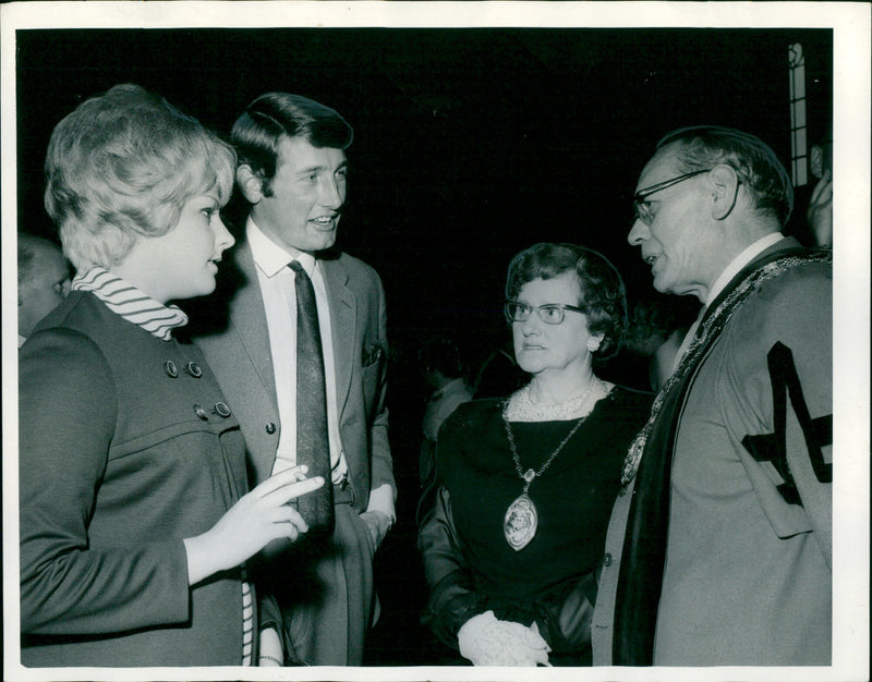 People talking - Vintage Photograph
