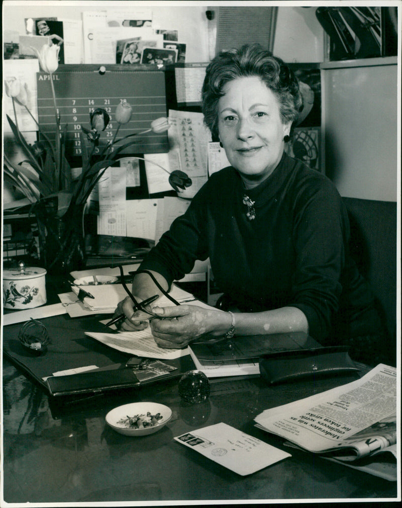 Elizabeth Sweeting - Vintage Photograph