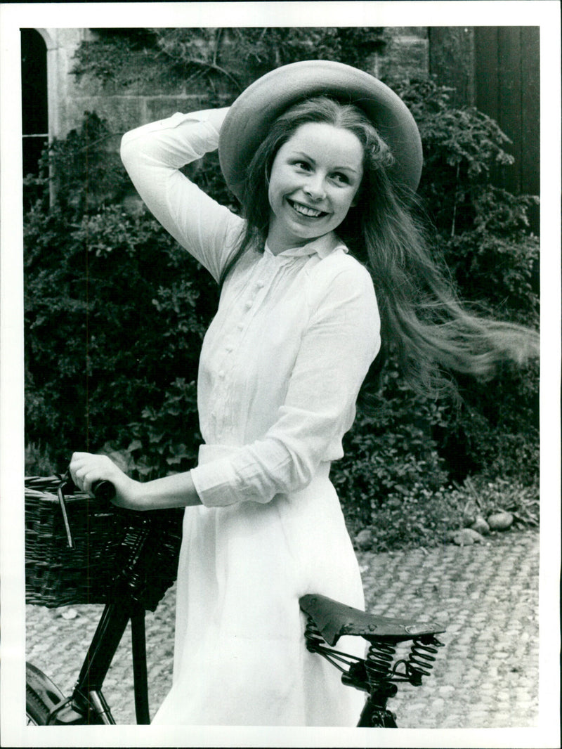 lalla ward - Vintage Photograph