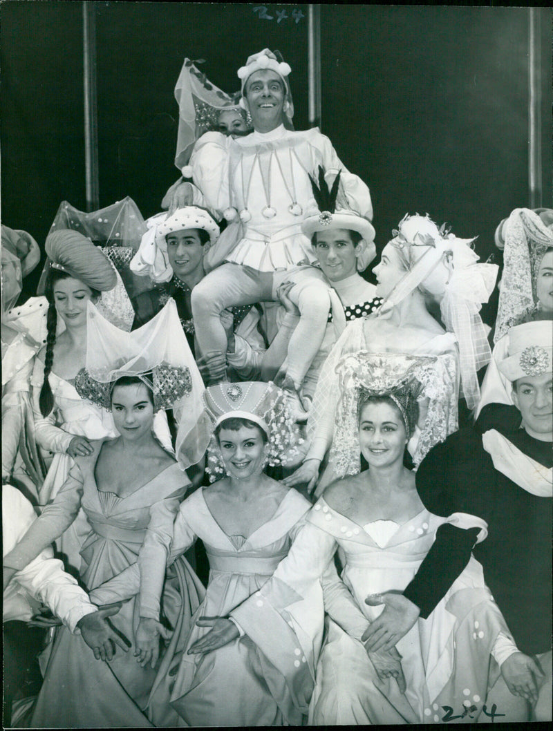 Max Wall - Vintage Photograph