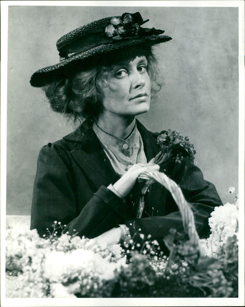 Twiggy - Vintage Photograph
