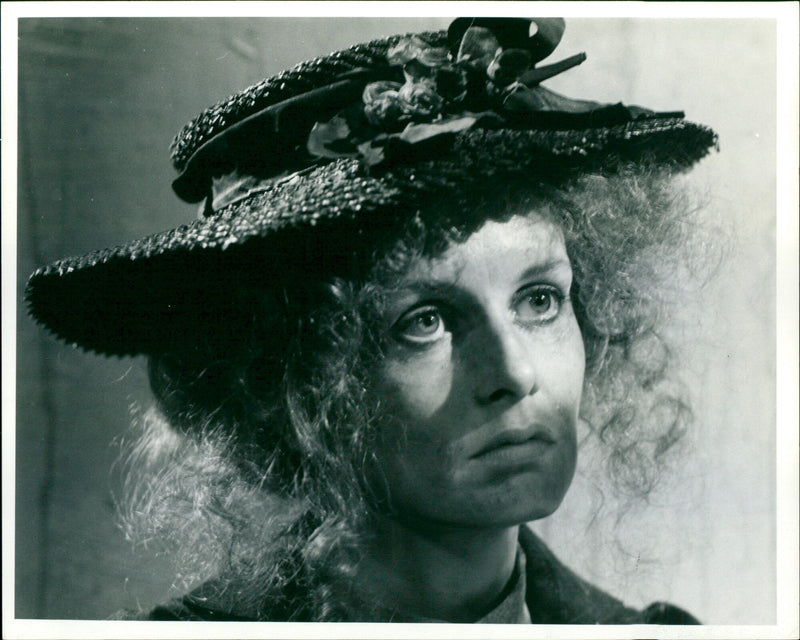 Twiggy - Vintage Photograph