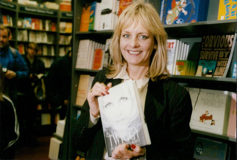Twiggy - Vintage Photograph