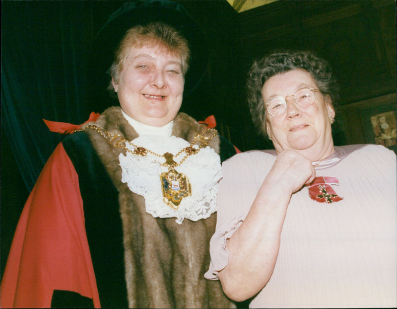 Carola Roberts & Ethel Wheal - Vintage Photograph