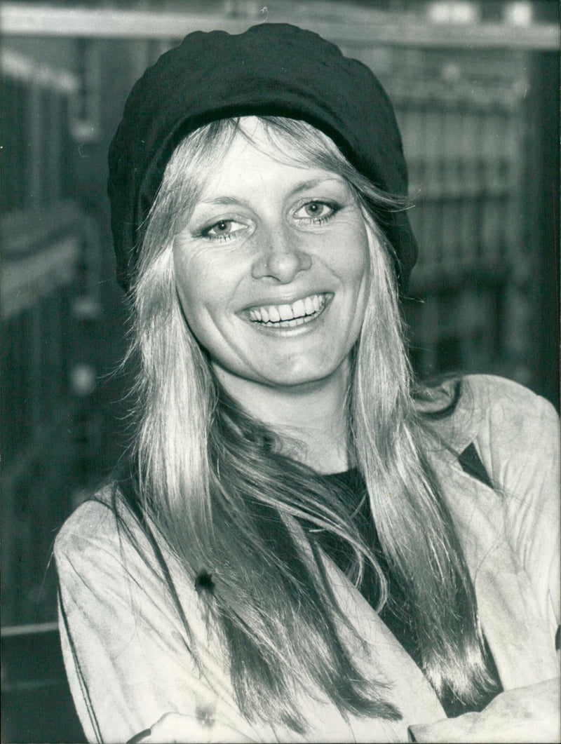 Twiggy - Vintage Photograph