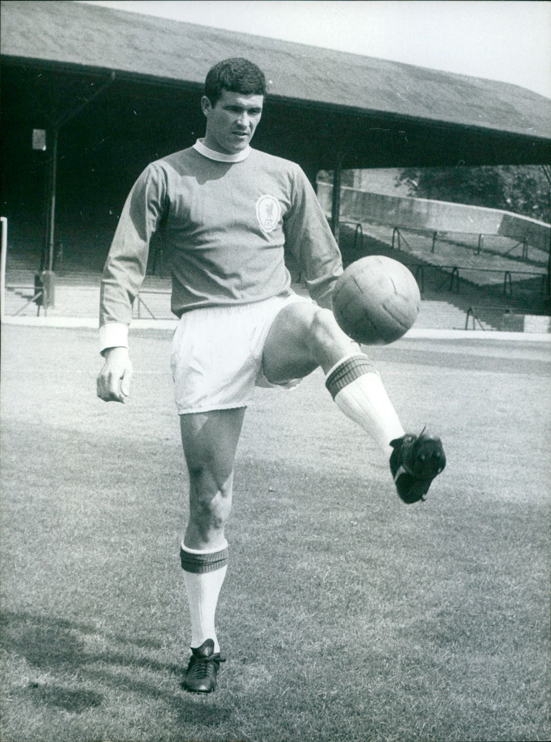 Ron Yeats - Vintage Photograph