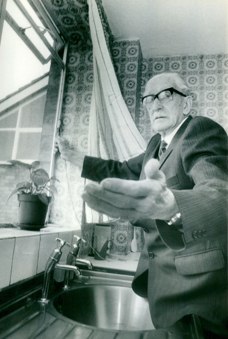 Mr Lionel Ward - Vintage Photograph