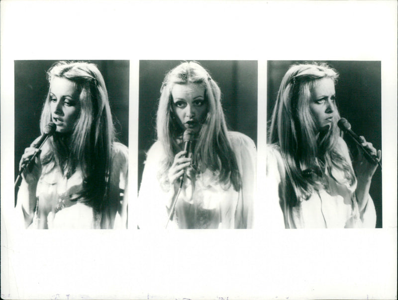 Twiggy - Vintage Photograph