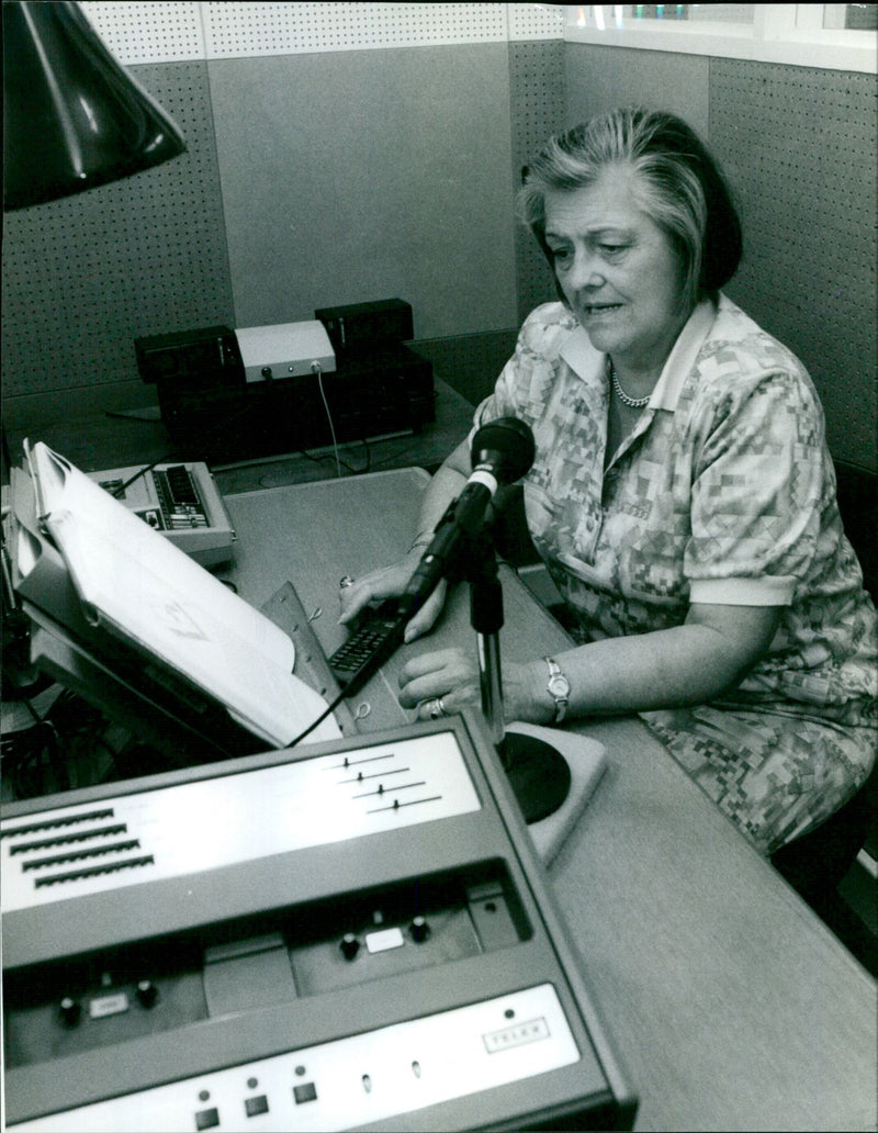 Ruth Davies - Vintage Photograph
