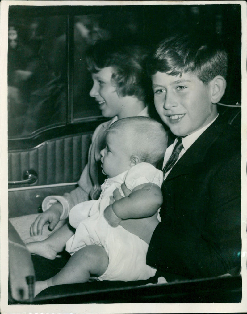 Queen Mother celebrates 60th birthday - Vintage Photograph