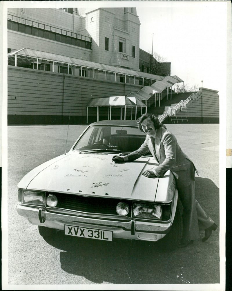 Dickie Davies - Vintage Photograph