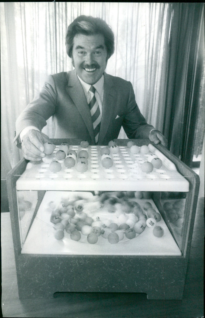 Dickie Davies - Vintage Photograph