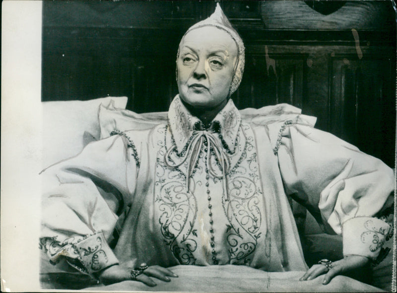 Bette Davis - Vintage Photograph