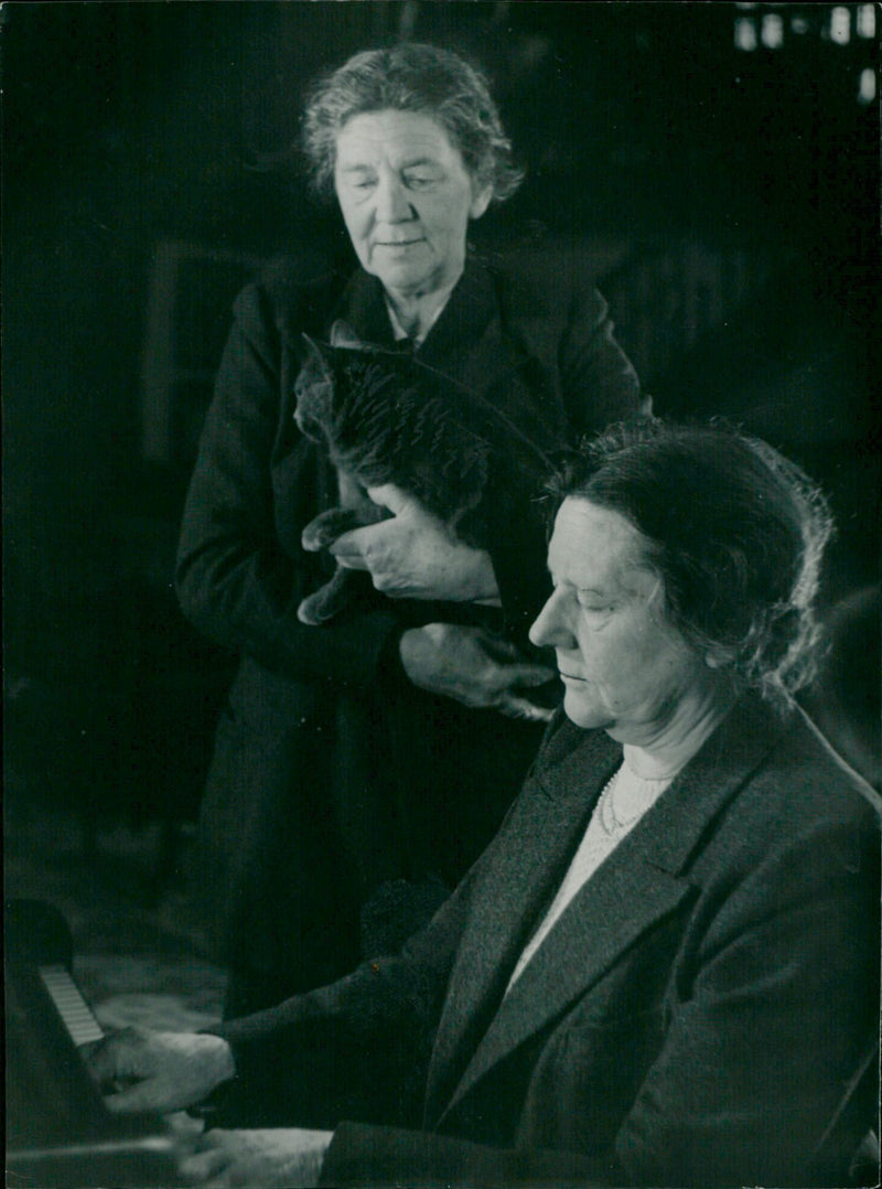 Margaret and Helena Deneke - Vintage Photograph