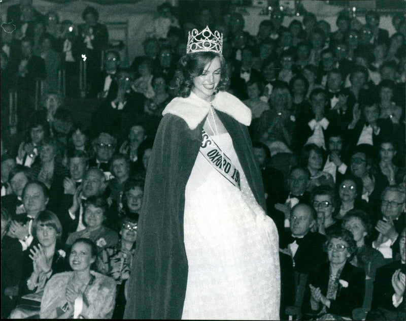 Naomi Delaney - Vintage Photograph