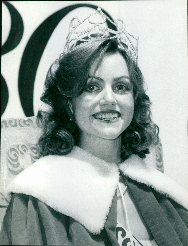 Naomi Delaney - Vintage Photograph