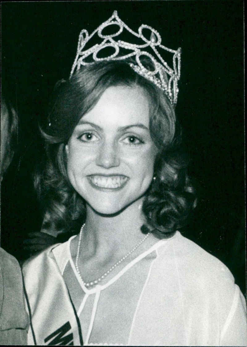 Naomi Delaney - Vintage Photograph