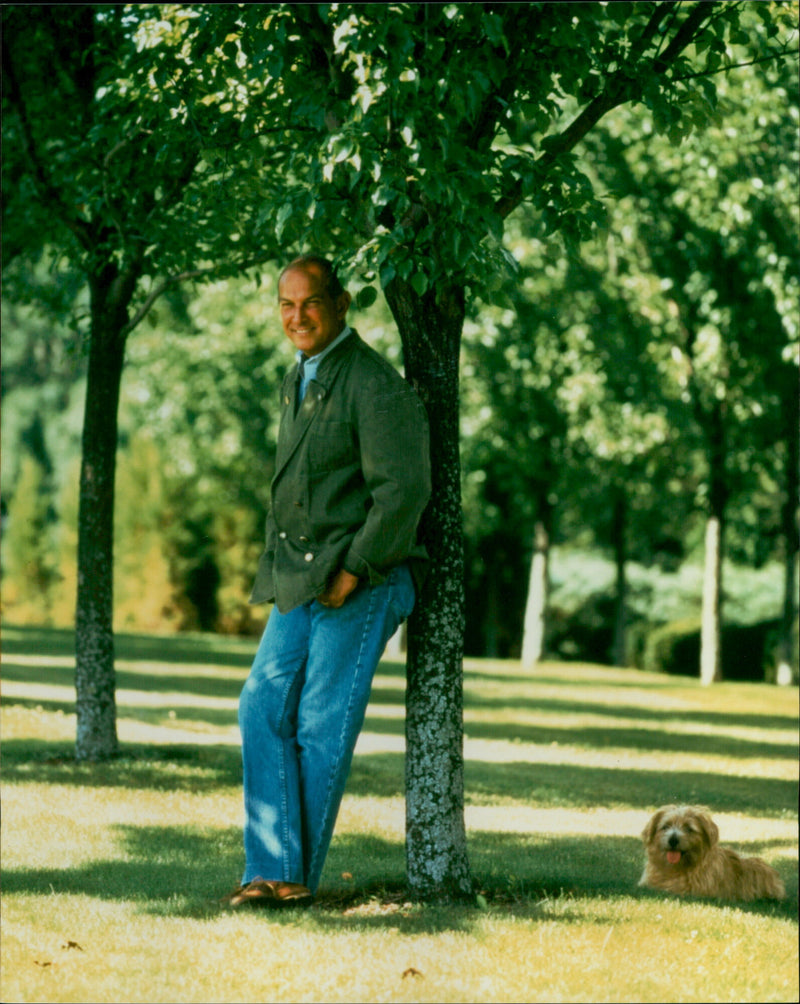 Oscar de la Renta - Vintage Photograph