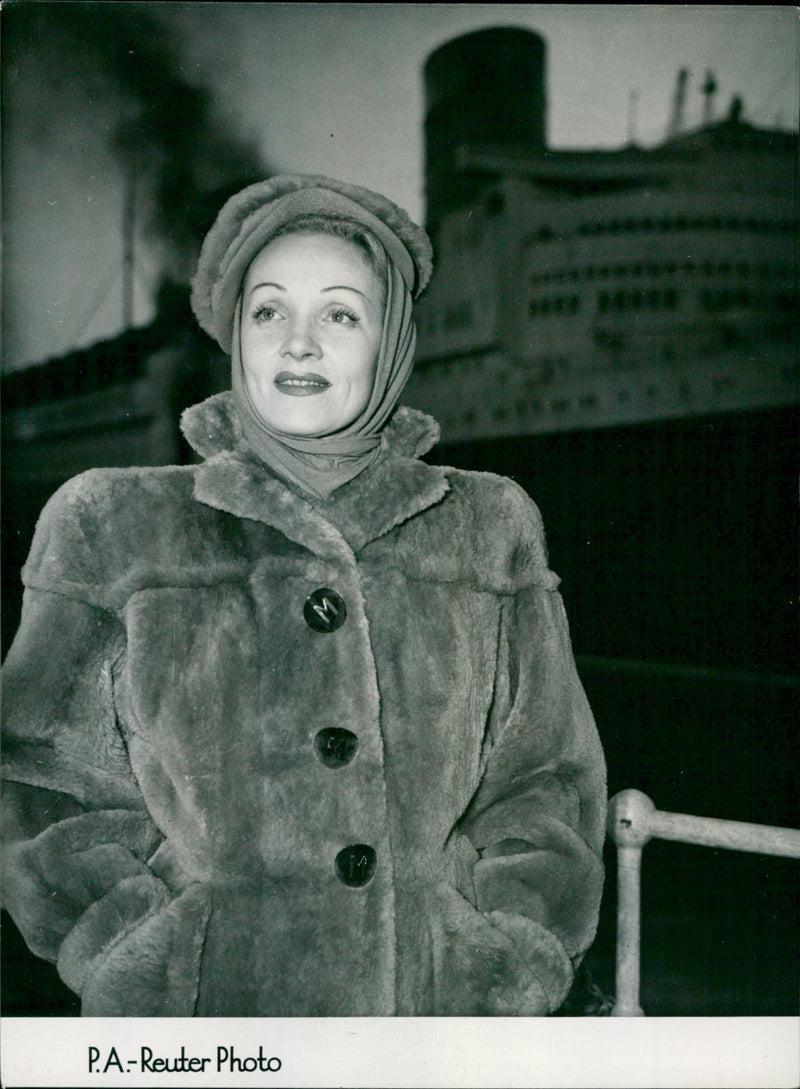 Marlene Dietrich arrives at Southampton to film in France. - Vintage Photograph