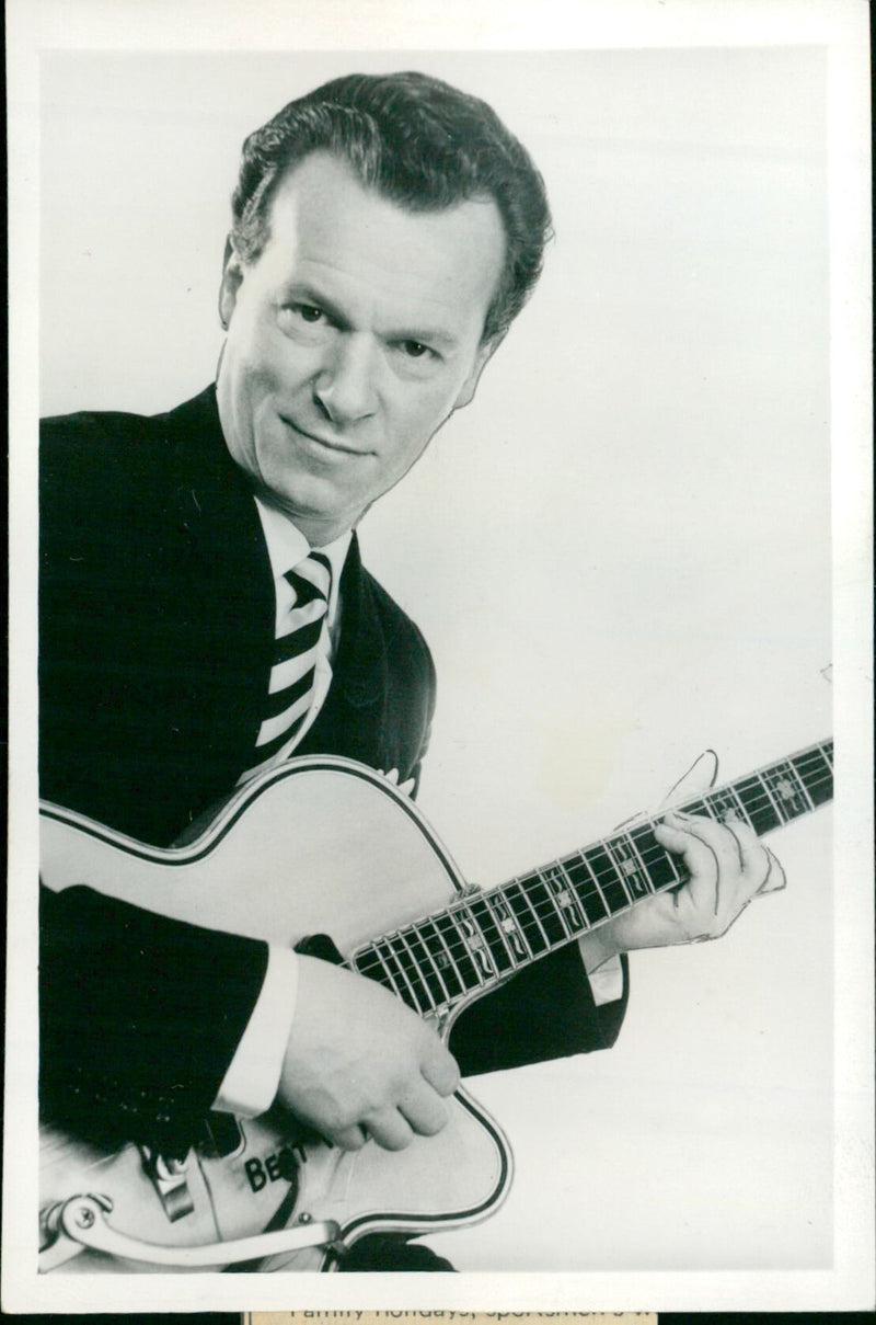 Bert Weedon - Vintage Photograph