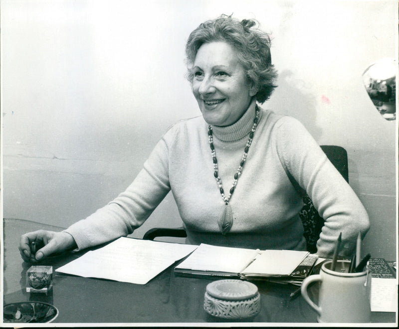 Elizabeth Sweeting - Vintage Photograph