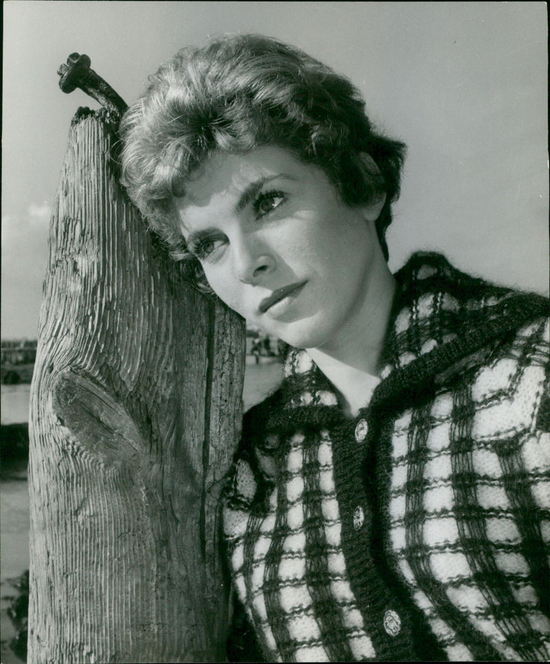 Billie Whitelaw - Vintage Photograph