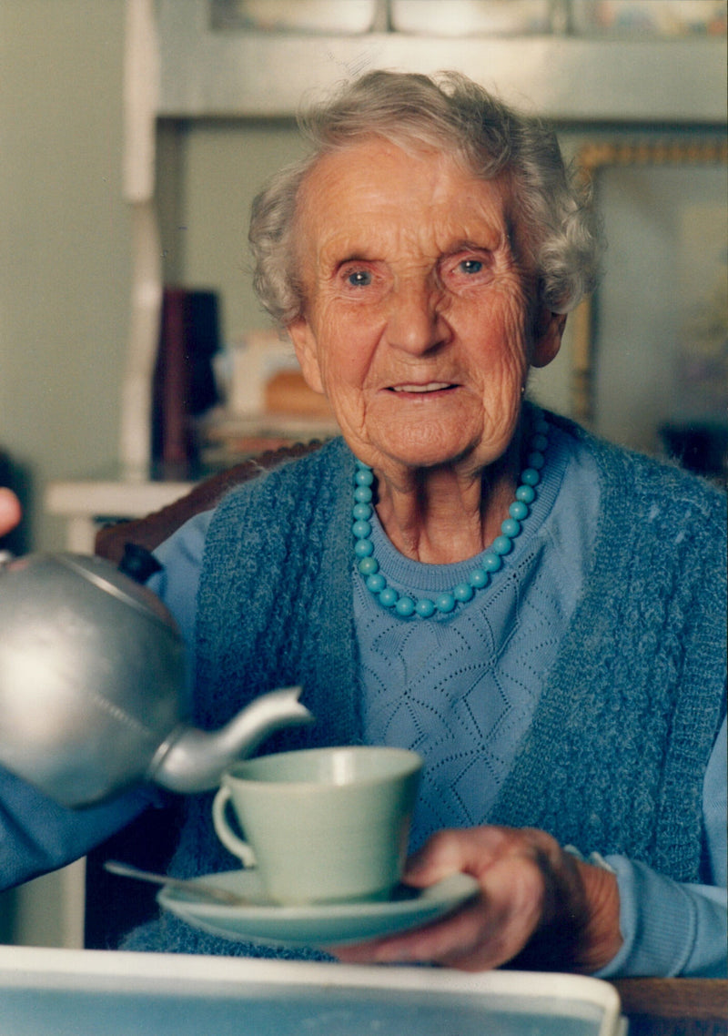 Elsie Willis - Vintage Photograph