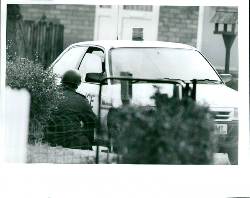 Armed Seige In Dover Avenue - Vintage Photograph