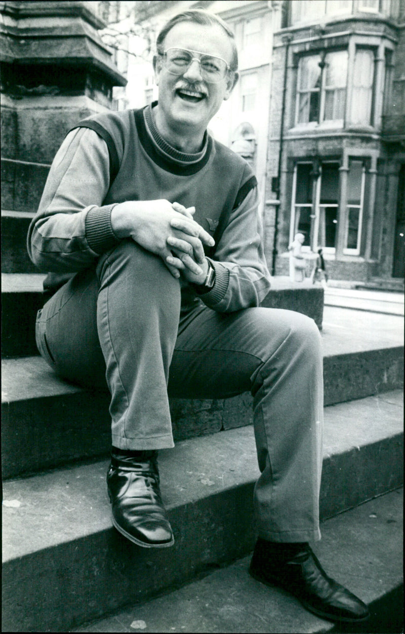 Roger Whittaker Apollo Wednesday - Vintage Photograph