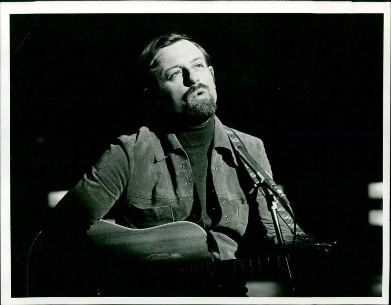 Roger Whittaker - Vintage Photograph