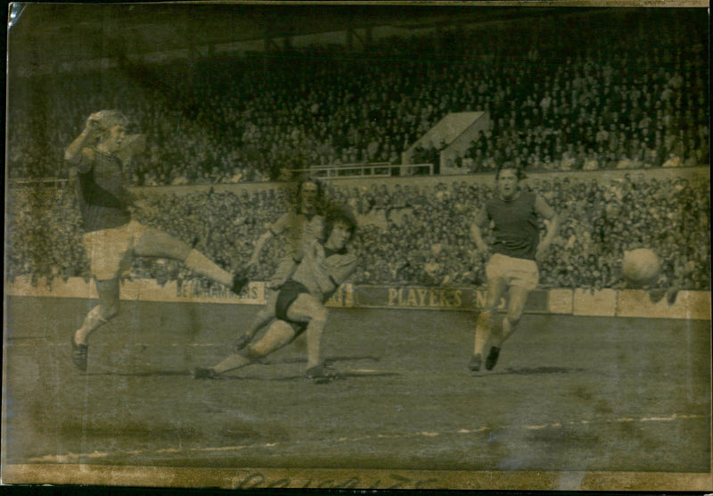 Alan Sunderland the wolves striker on a match at Upton Park west ham goalkeeper Mervyn Day - Vintage Photograph