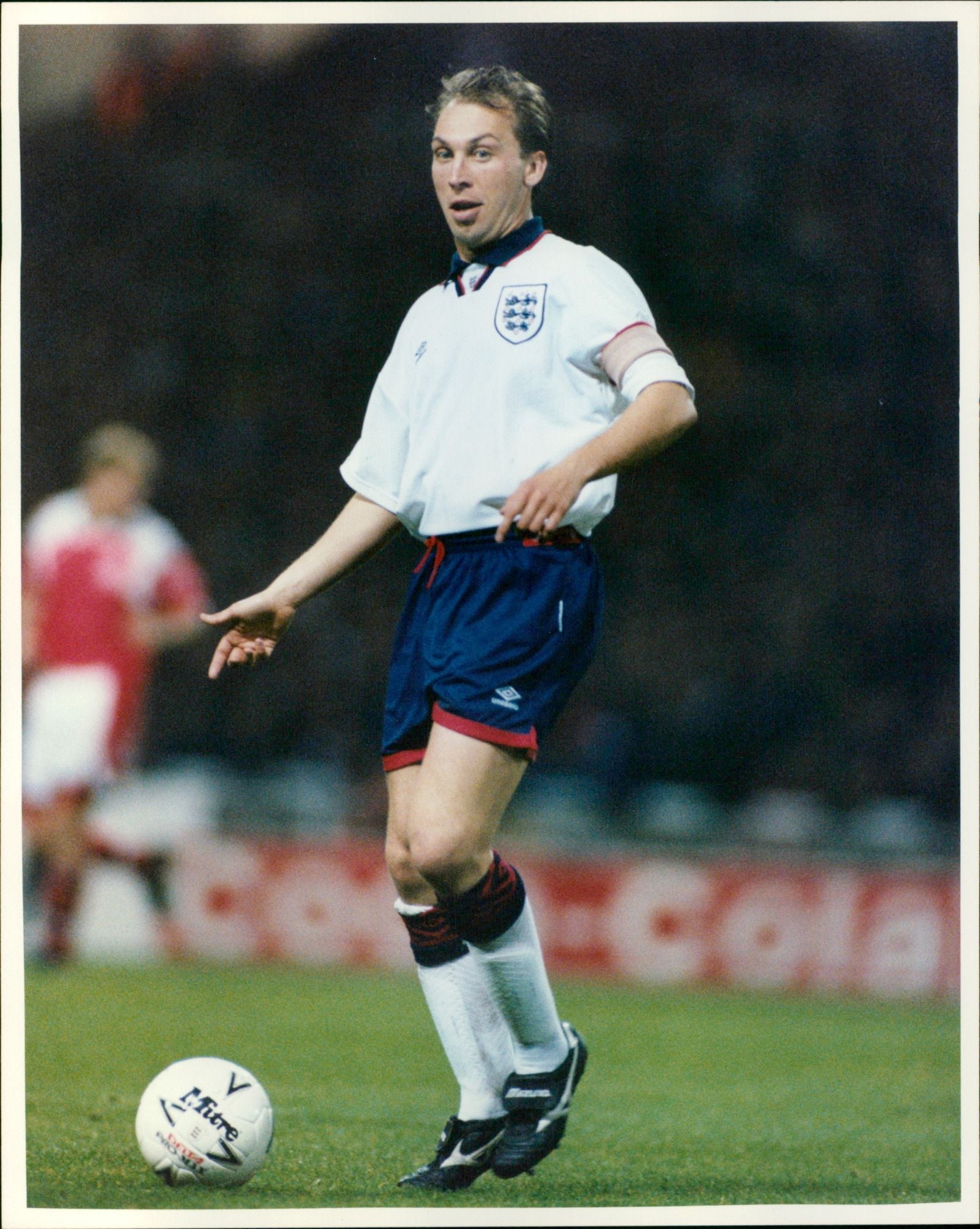 England footballer David Platt poses for a photo. - Vintage Photograph