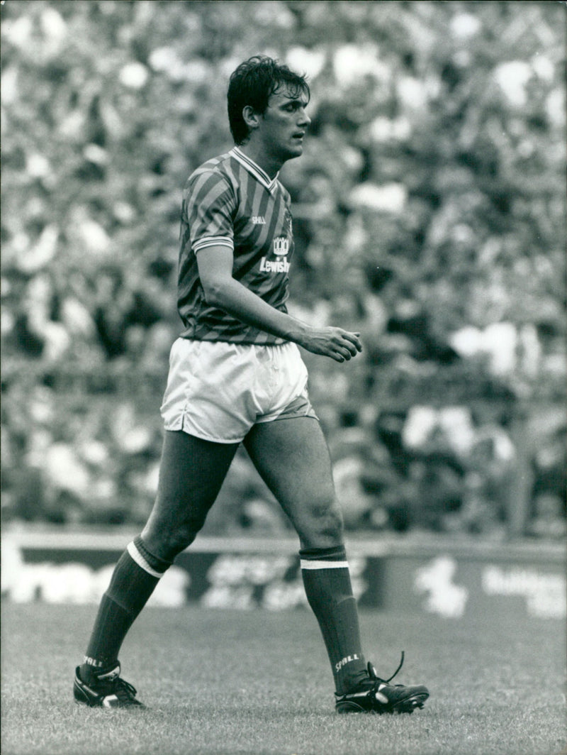 Tony Cascarino - Vintage Photograph