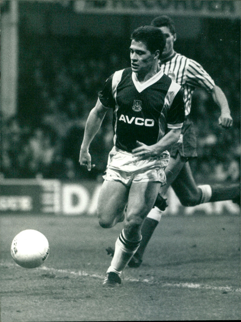 Tony Cottee - Vintage Photograph