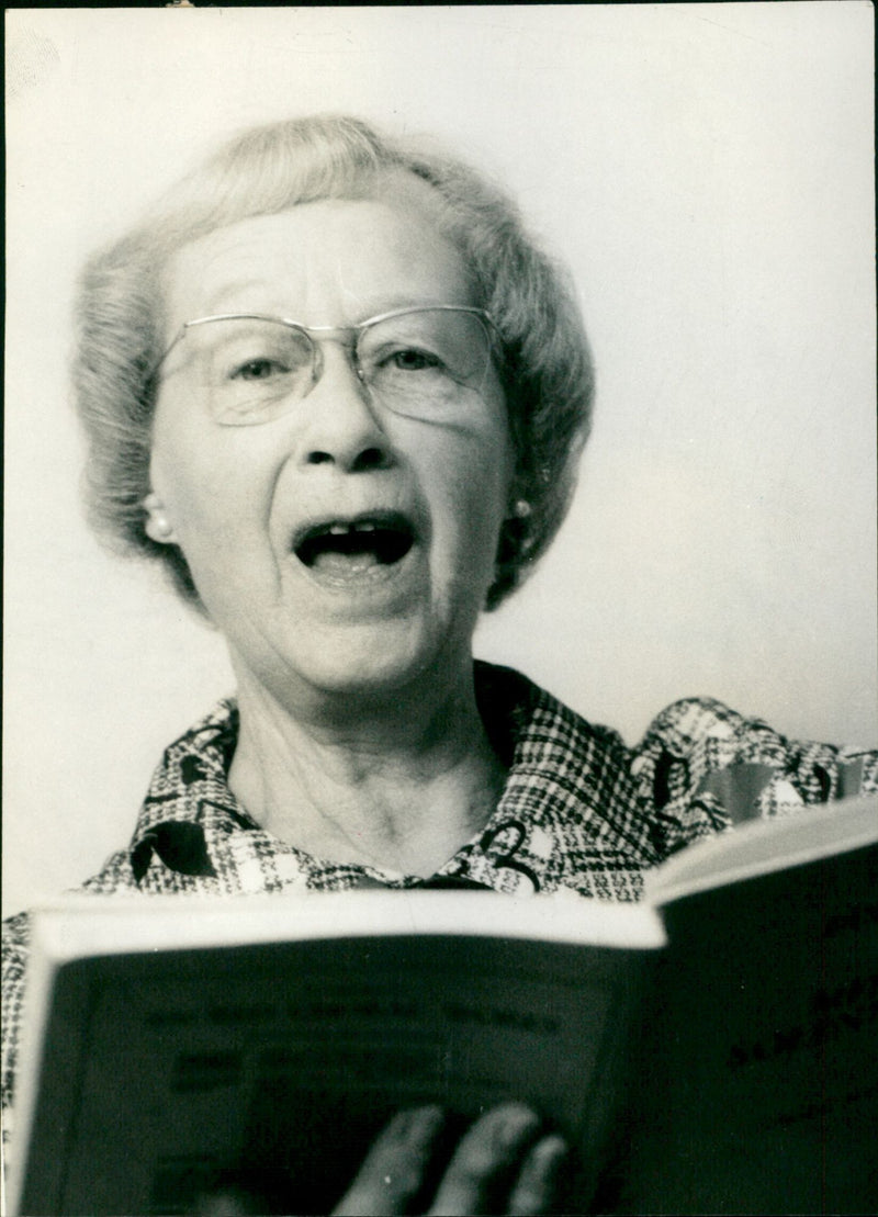 Hilda Best - Vintage Photograph