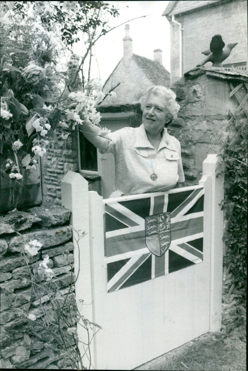 Elizabeth Baerlein - Vintage Photograph