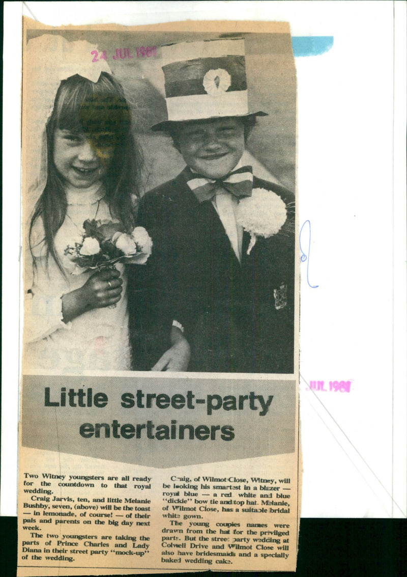 little street party entertainers - Vintage Photograph