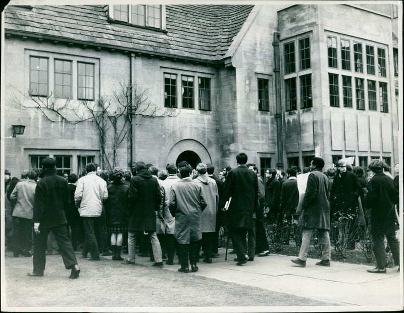 Home secretary visit to Nuffield college - Vintage Photograph