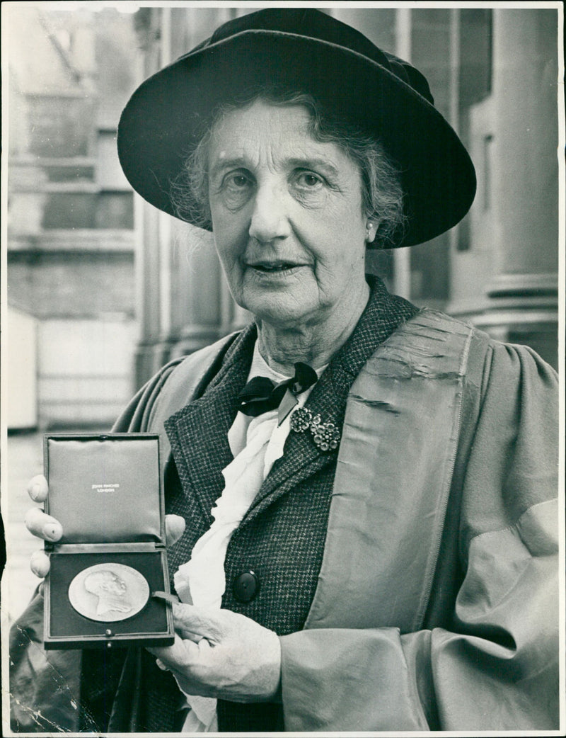 Dame Janet Vaughan left and right Mr A.G Ogston the president of trinity - Vintage Photograph