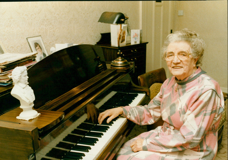 Eunice Townsend - Vintage Photograph
